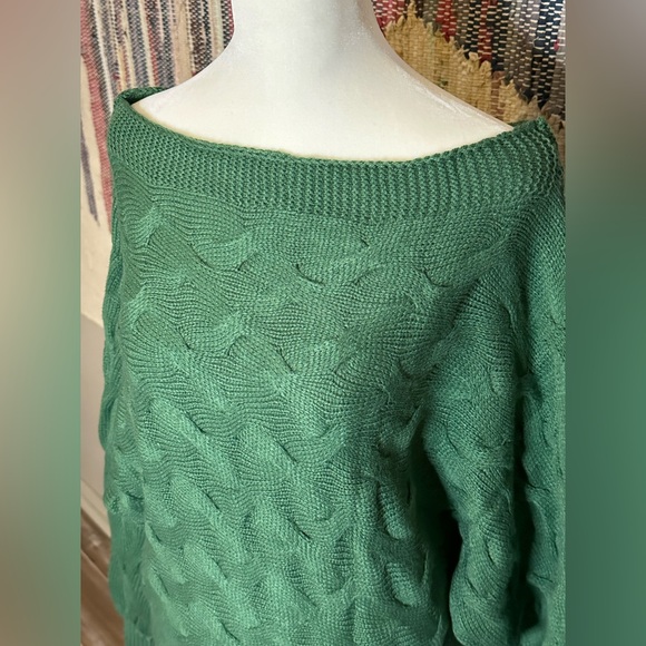 BNWT, Green off-the-shoulder sweater - Picture 6 of 6